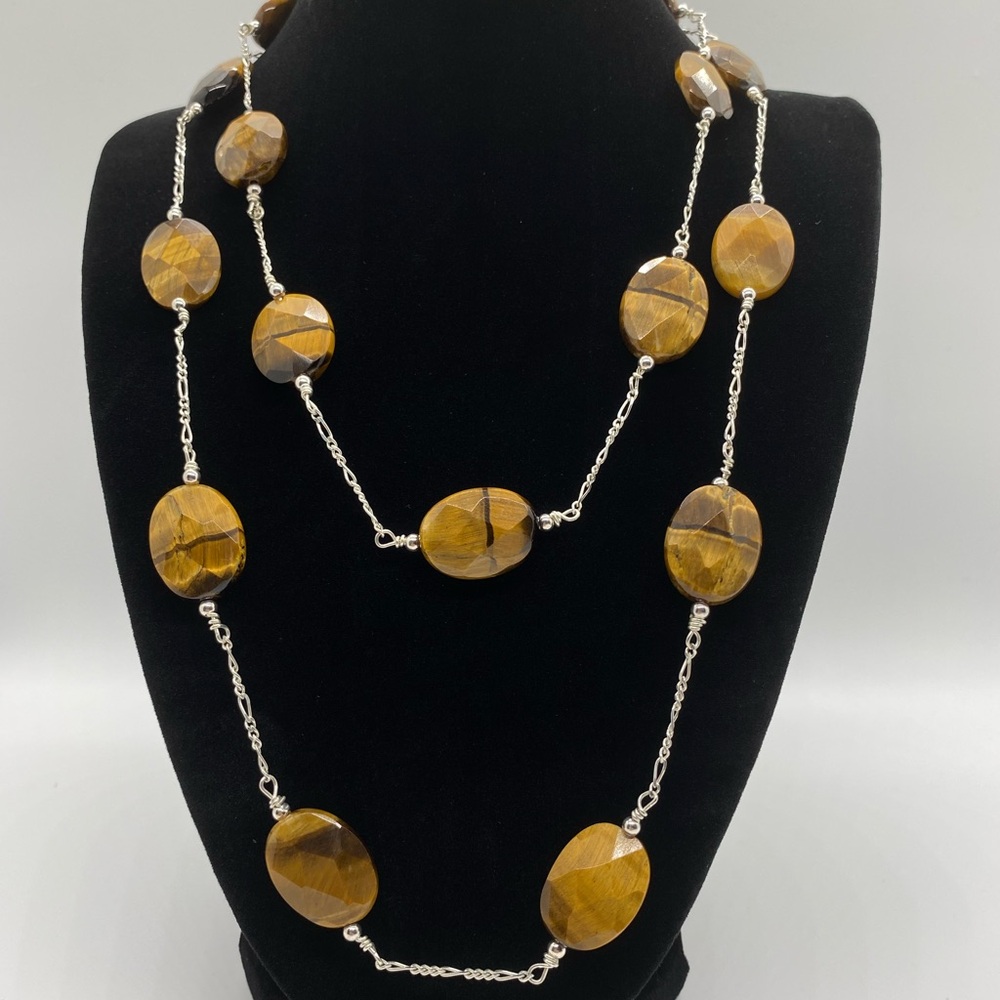 Elegant Brown and Silver Necklace
